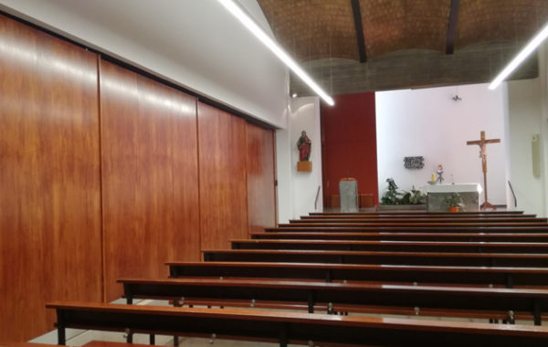 División de capilla y mejora de ACC.